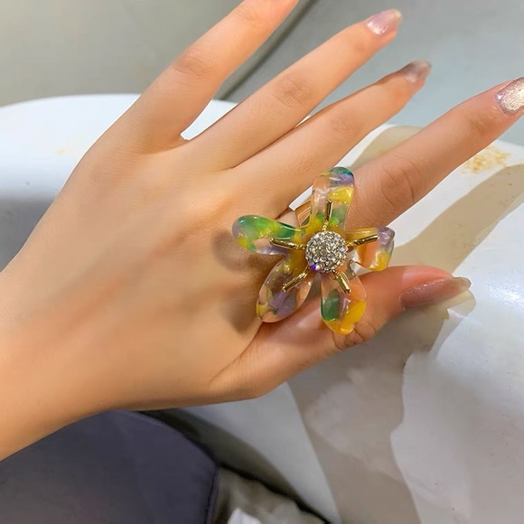 15 Fantastical Flower Rings - Gem Breakfast Floral ring and earring